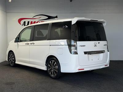 2013 Honda STEPWAGON - Thumbnail