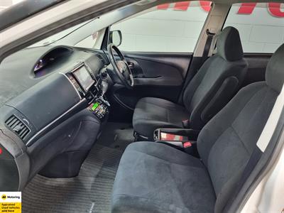 2015 Toyota Estima - Thumbnail