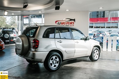 2005 Toyota RAV4 - Thumbnail