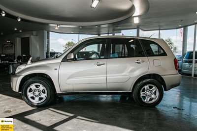 2005 Toyota RAV4 - Thumbnail