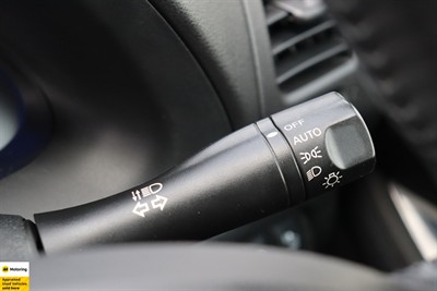 2016 Nissan Leaf - Thumbnail