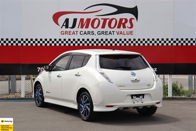 2016 Nissan Leaf - Thumbnail