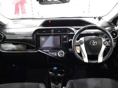 2015 Toyota Aqua - Thumbnail
