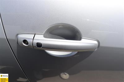 2012 Suzuki Swift - Thumbnail