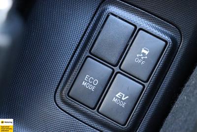 2015 Toyota Aqua - Thumbnail