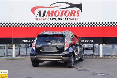 2015 Toyota Aqua - Thumbnail