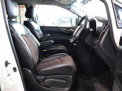 2012 Nissan Elgrand - Thumbnail