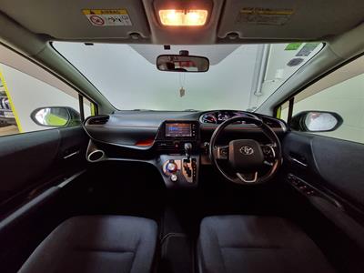 2016 Toyota Sienta - Thumbnail