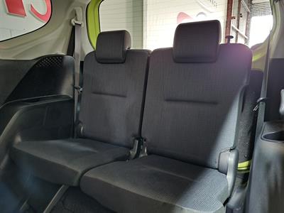 2016 Toyota Sienta - Thumbnail