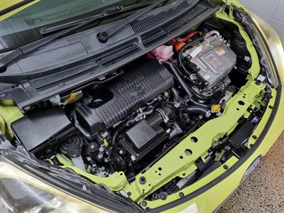 2016 Toyota Sienta - Thumbnail