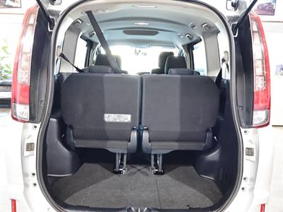 2015 Toyota Noah - Thumbnail