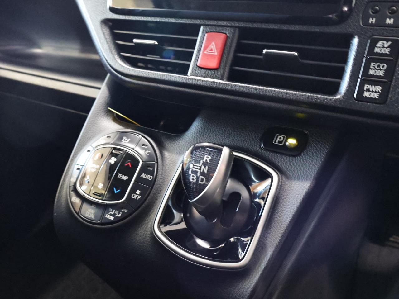 2015 Toyota Noah