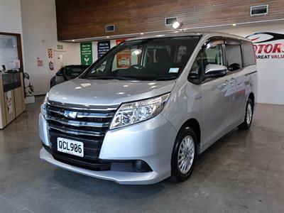 2015 Toyota Noah - Thumbnail