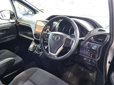 2015 Toyota Noah - Thumbnail