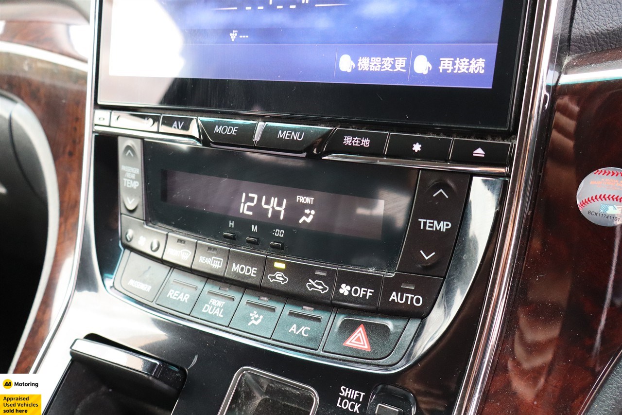 2012 Toyota Vellfire