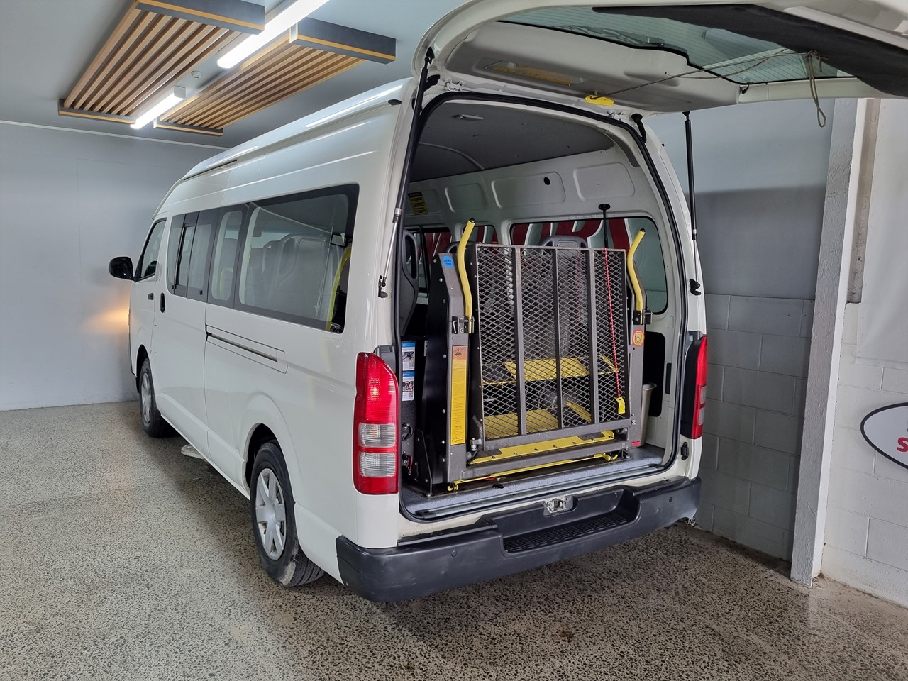 2007 Toyota Hiace