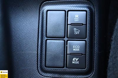 2017 Toyota Aqua - Thumbnail