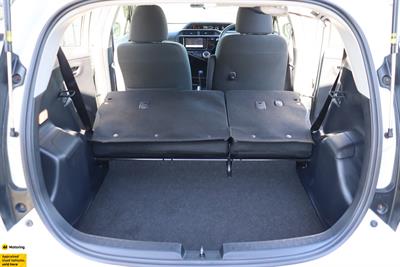 2017 Toyota Aqua - Thumbnail