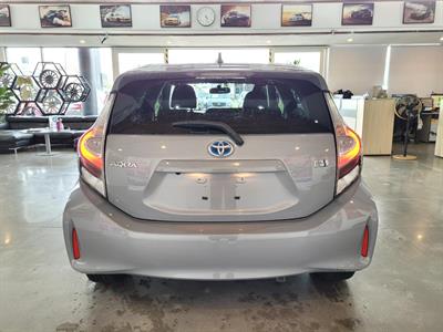 2020 Toyota Aqua - Thumbnail