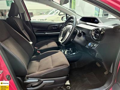 2015 Toyota Aqua - Thumbnail
