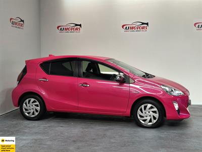 2015 Toyota Aqua - Thumbnail