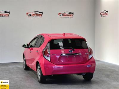 2015 Toyota Aqua - Thumbnail