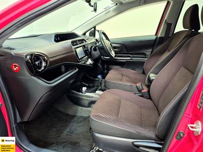 2015 Toyota Aqua - Thumbnail