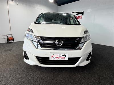 2017 Nissan Serena - Thumbnail