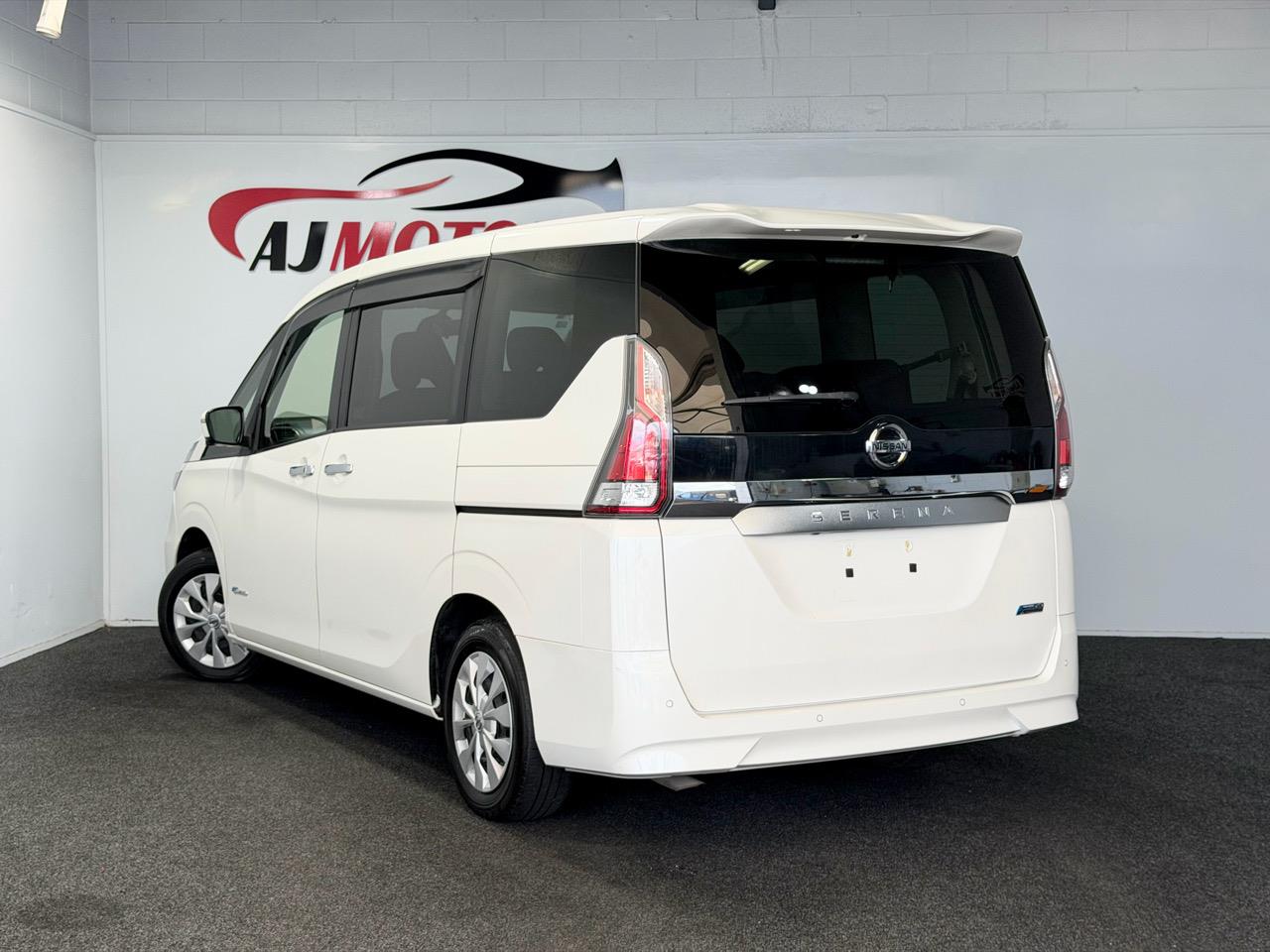 2017 Nissan Serena