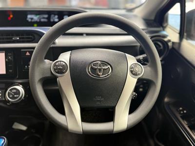 2015 Toyota Aqua - Thumbnail