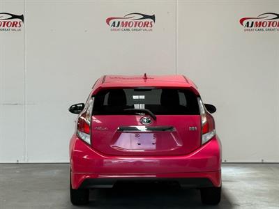 2015 Toyota Aqua - Thumbnail