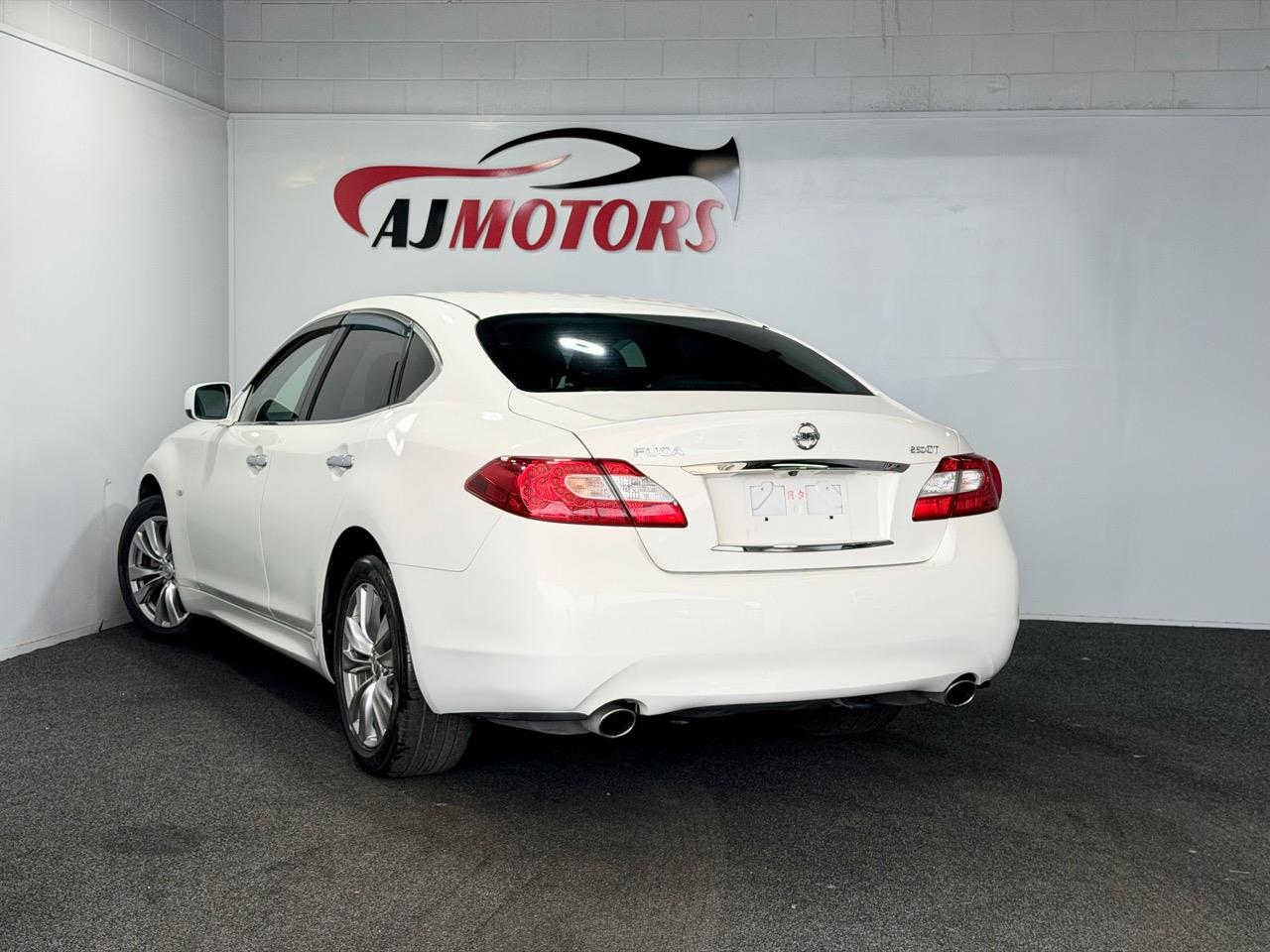 2014 Nissan Fuga