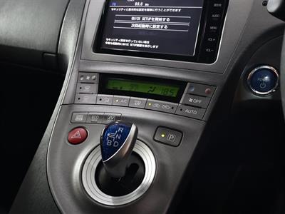 2014 Toyota Prius - Thumbnail