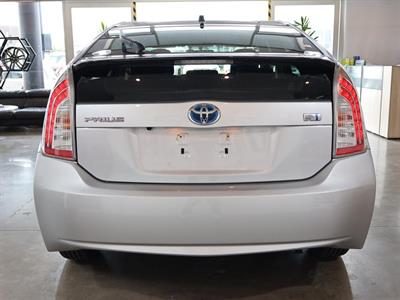 2014 Toyota Prius - Thumbnail
