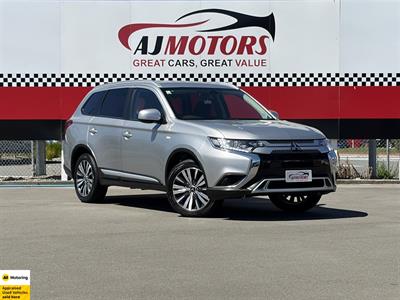 2021 Mitsubishi Outlander - Thumbnail