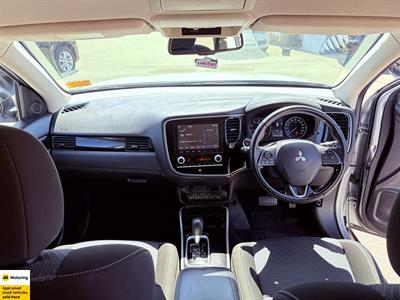 2021 Mitsubishi Outlander - Thumbnail