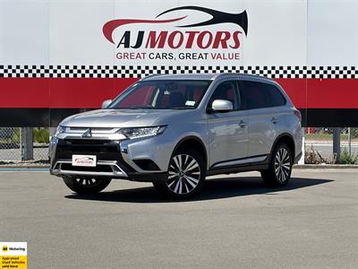 2021 Mitsubishi Outlander - Thumbnail