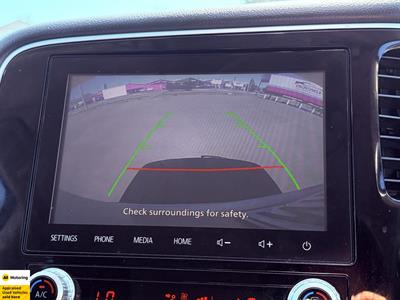 2021 Mitsubishi Outlander - Thumbnail