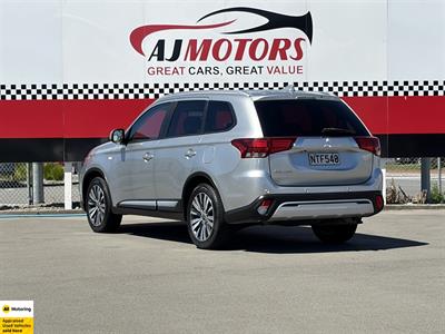 2021 Mitsubishi Outlander - Thumbnail