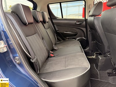 2015 Suzuki Swift - Thumbnail