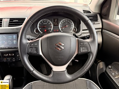 2015 Suzuki Swift - Thumbnail