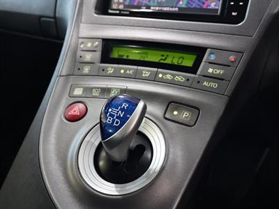 2015 Toyota Prius - Thumbnail