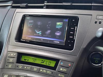 2015 Toyota Prius - Thumbnail