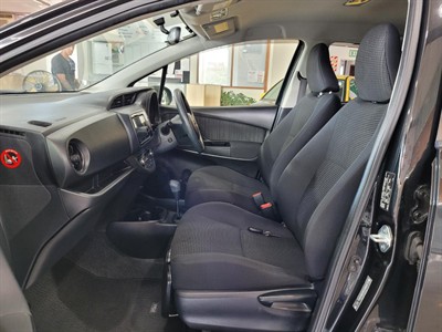 2017 Toyota Vitz - Thumbnail