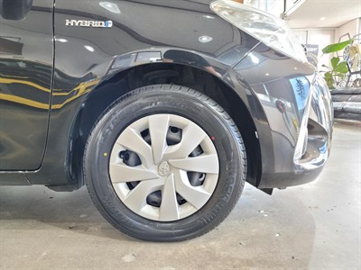 2017 Toyota Vitz - Thumbnail