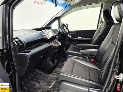 2015 Honda STEPWAGON - Thumbnail