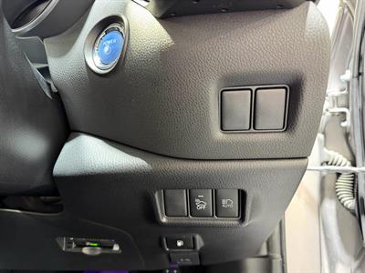 2018 Toyota C-HR - Thumbnail