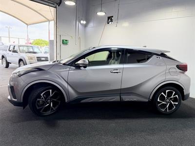 2018 Toyota C-HR - Thumbnail