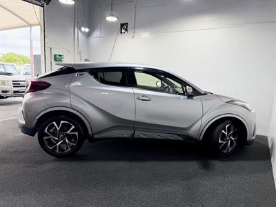 2018 Toyota C-HR - Thumbnail