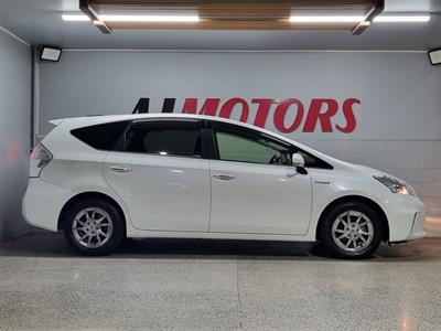 2014 Toyota Prius - Thumbnail